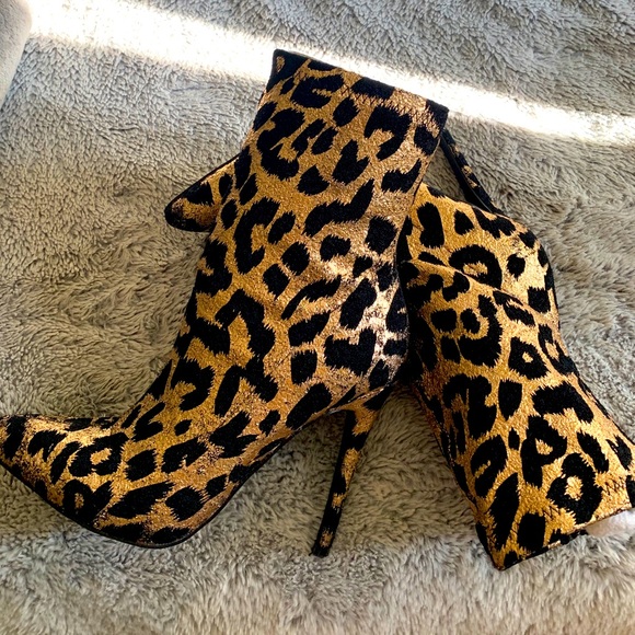 Shoe Dazzle Shoes - Shoe Dazzle Cheetah High Heel Booties